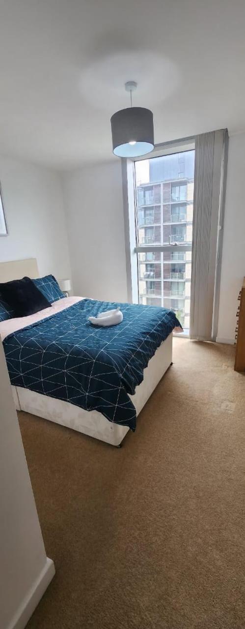 2 Bed Apartment At The Hub Central 밀턴 케인즈 외부 사진