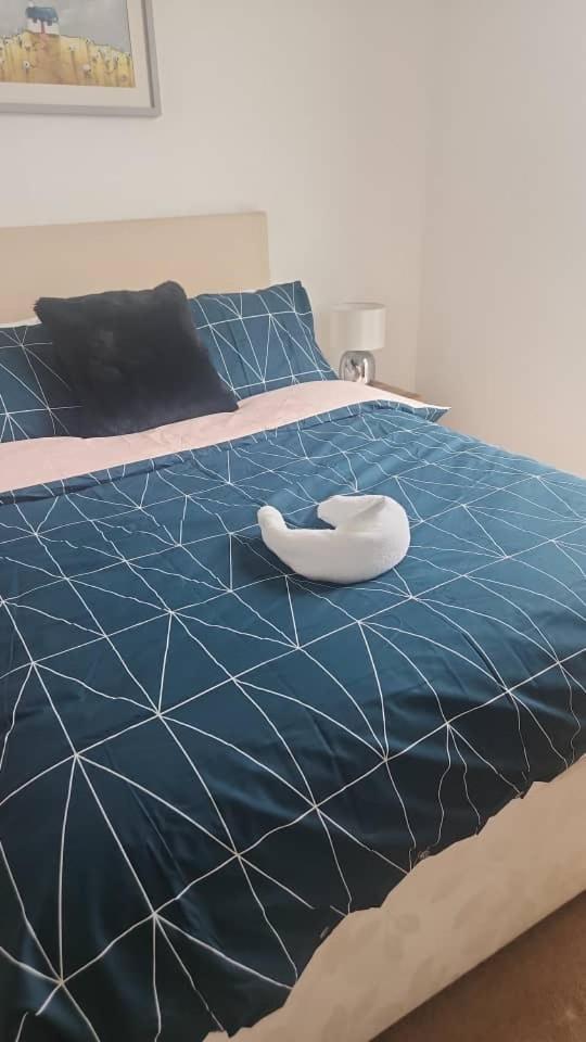 2 Bed Apartment At The Hub Central 밀턴 케인즈 외부 사진